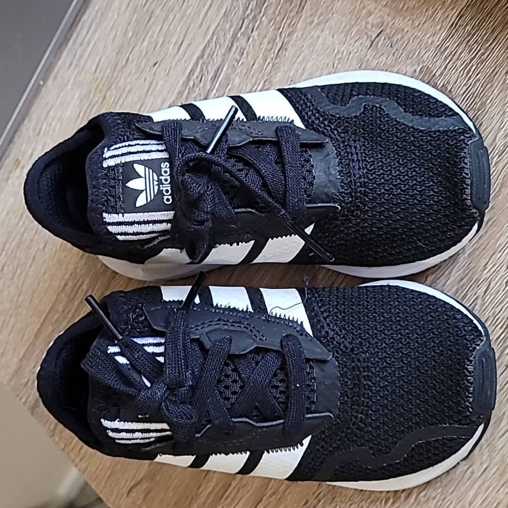 Adidas toddler 8k
